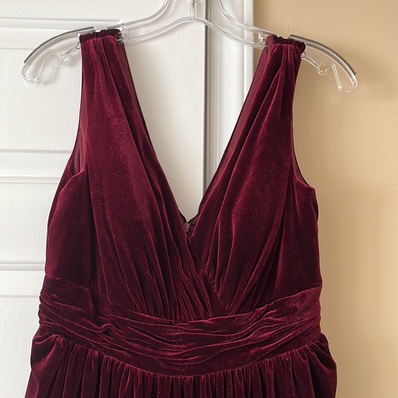 V Neck Burgundy Velvet RenzRags Bridesmaid Dress Size 10 - Picture 5 of 12